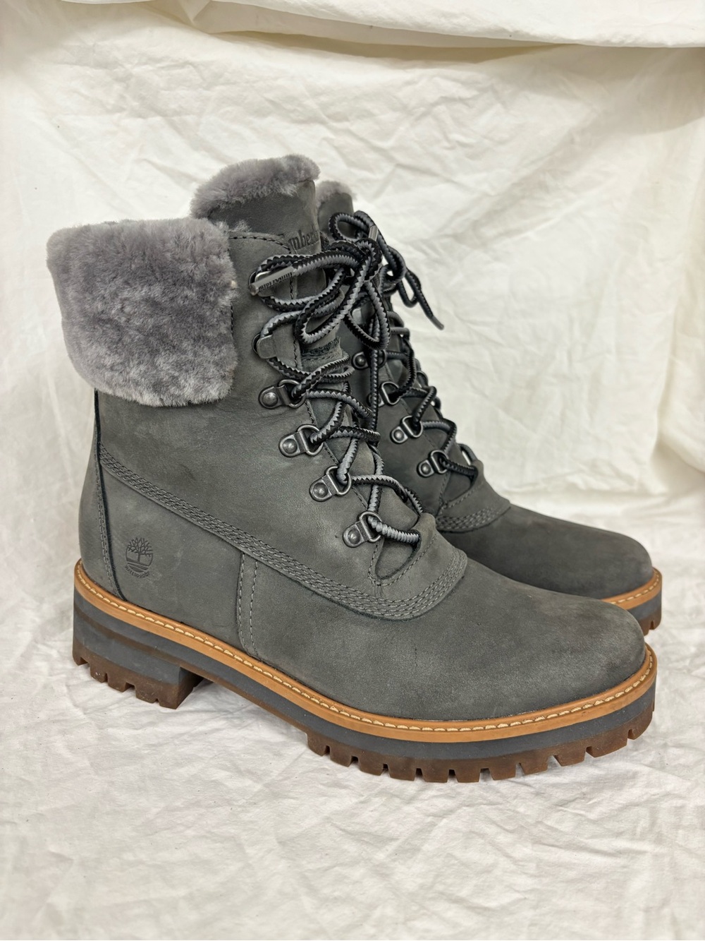 Timberland Grey Shearling Collar Lace-Up Suede Boots | Size 9.5